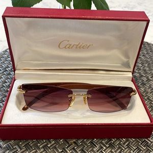 Sunglasses with it’s case.